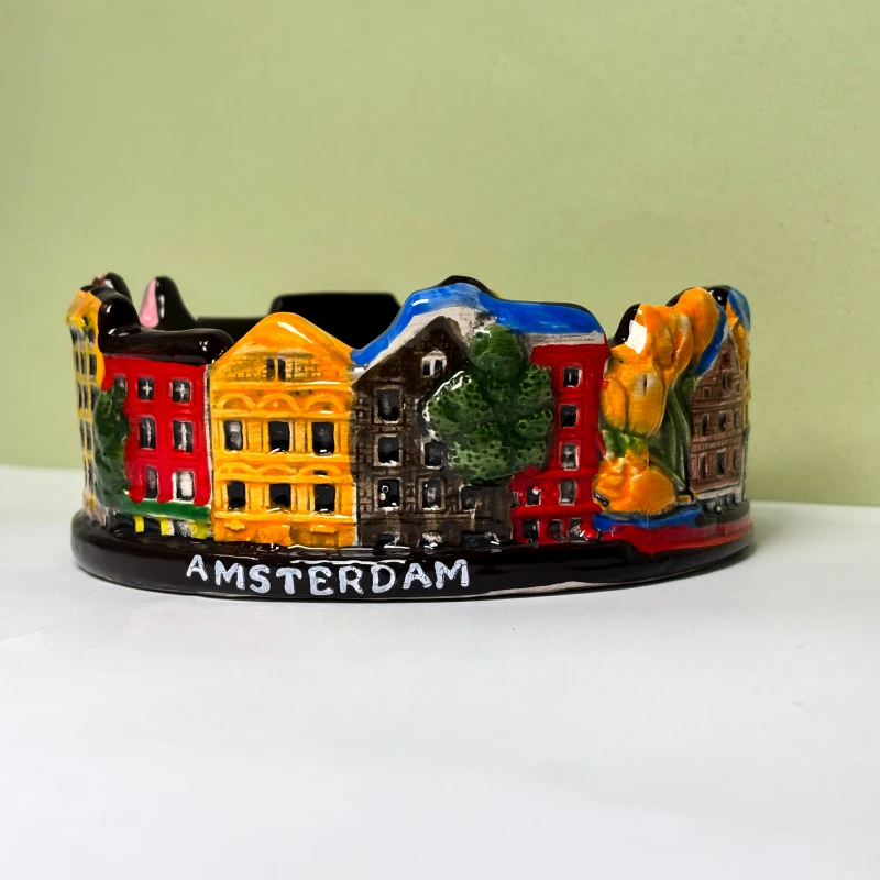 Cinzeiro de Cerâmica Amsterdam Mama Kana