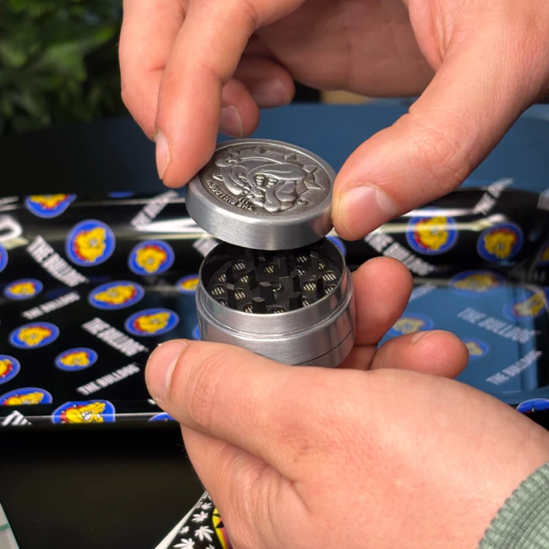 Grinder 3 Partes - The Bulldog Amsterdam Mama Kana