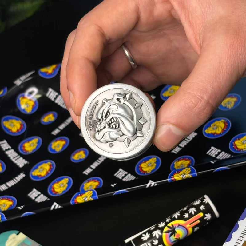 Grinder 3 Partes - The Bulldog Amsterdam Mama Kana