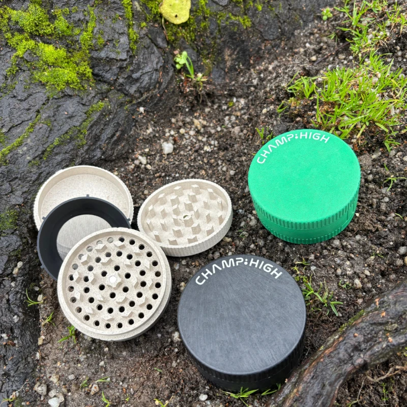 Grinder de Cânhamo 80mm - Champ High Mama Kana