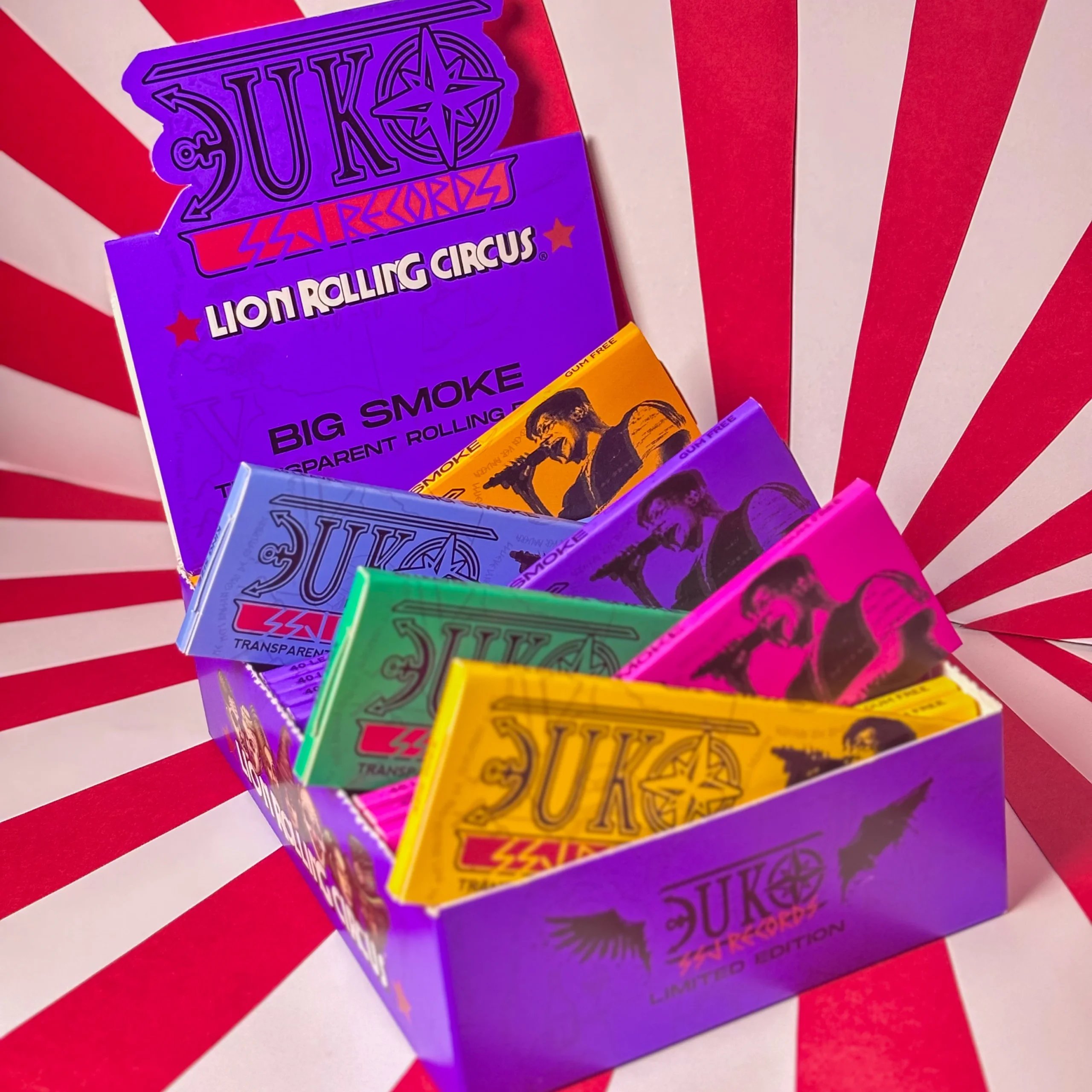 Mortalhas de Celulose - Lion Rolling Circus Mama Kana